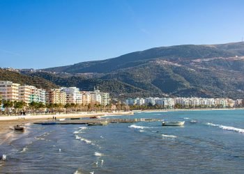 29 vjeçarja shqiptare mbytet në plazhin e Vlorës
