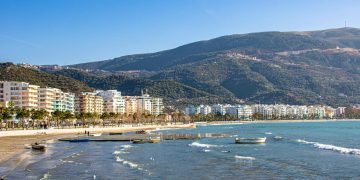 29 vjeçarja shqiptare mbytet në plazhin e Vlorës