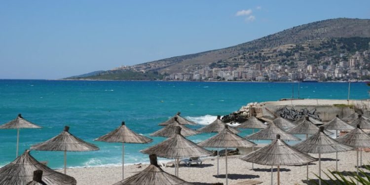 Shqipëria po humb avantazhin e “destinacionit të lirë”, pushime gjithnjë e më të shtrenjta