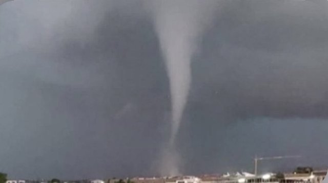 Tornado godet Italinë, dhjetëra të lënduar dhe dëme të mëdha materiale