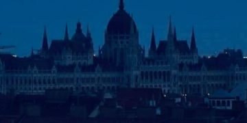 Hungaria dhe Rumania fikin dritat në kryeqytetet e tyre, shkak nxehtësia
