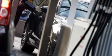 Evropa hap rezervat e dizelit, çmimi i naftës bie me rreth 3%