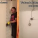 Çifti jetuan në shtëpi për katër vjet, dhe më pas zbuluan një dhomë sekrete pas raftit të librave: Ajo që panë brenda i bëri të telefononin policinë